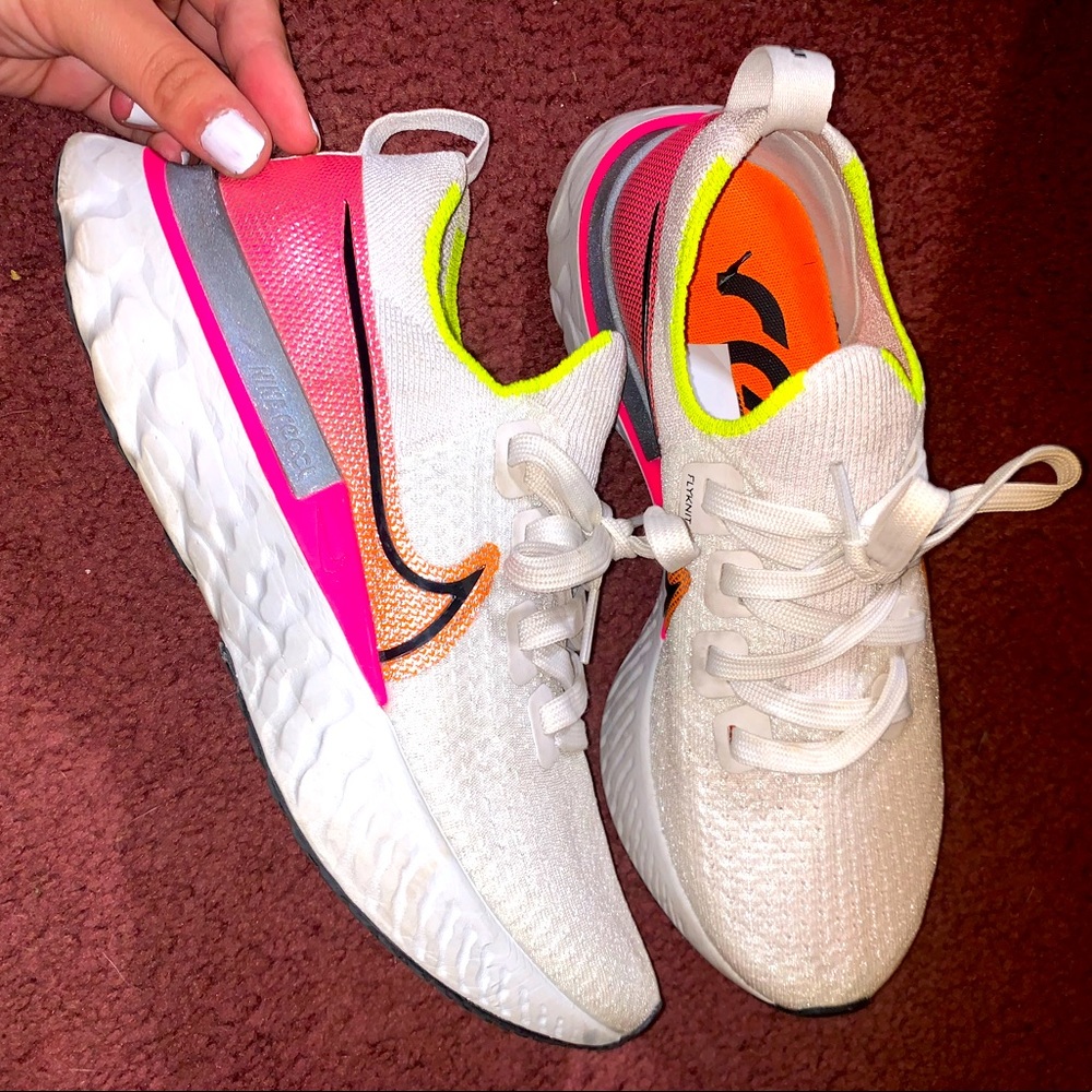 Hardly used Nike react sneakers!